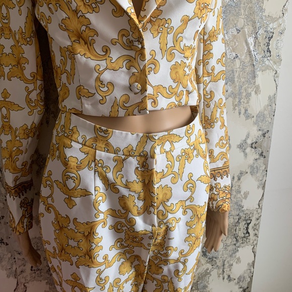 BEAUTIFUL CO-ORD DAMASK SET - Picture 3 of 8